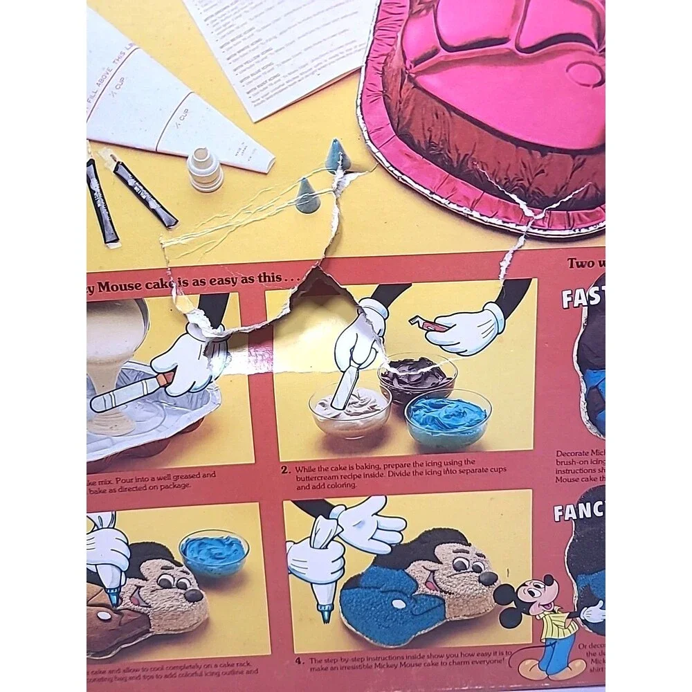 Walt Disney's Mickey Mouse Wilton Cake Decorating Kit Cake Pan Only